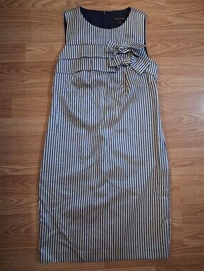 BANANA REPUBLIC striped bow shift dress.  Womens.  Size 0.   Navy & Silver.